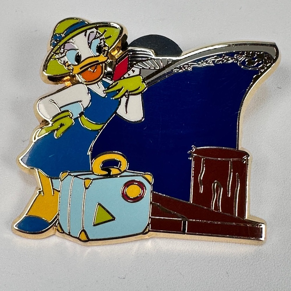 Daisy Duck Disney Pin 2010 Disney Parks Cruise Travel Enamel Metal Multi-color